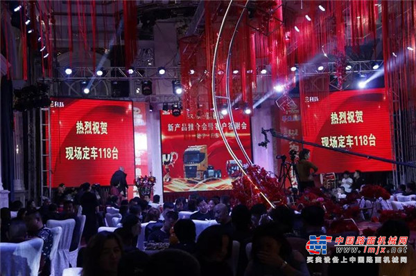 华菱星马：新年头彩！辽宁丹东汉马H9旗舰版新产品推介会现场获单118台
