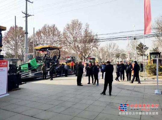 首季开门红 | 山推举行徐州大型路面机械推介会