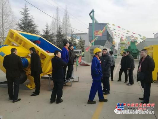 方圆：销售公司组织业务人员培训学习
