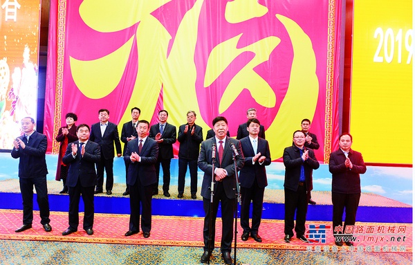 方圆集团董事局主席高秀提出新年度工作要求