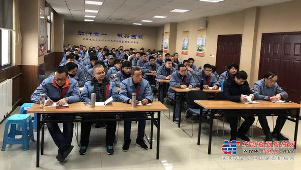 西筑公司召开“2019年售后服务培训会”