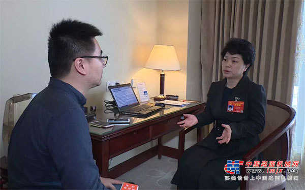 【两会】全国人大代表闫丽娟：关注科技创新成果管理