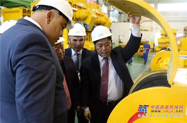 乌兹别克斯坦纳曼干州那龙市市长一行莅临珠海仕高玛公司考察交流！