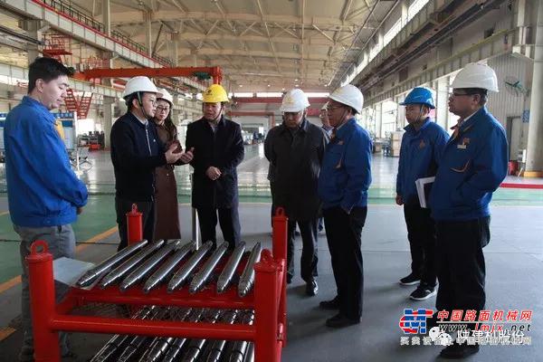 陕建机：四川浦江县政府领导来公司参观考察