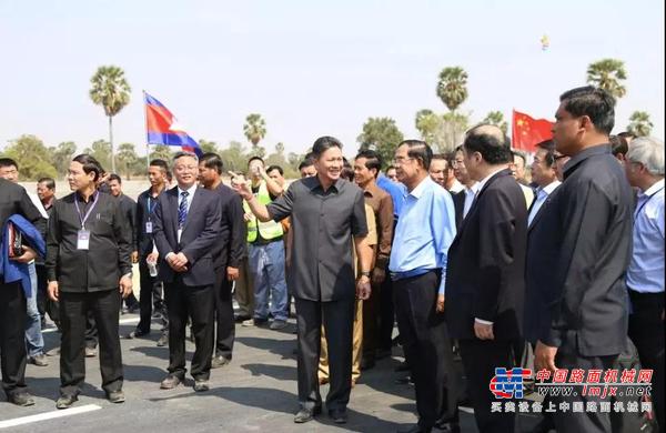 首条高速！超20亿美元！徐工成套道路机械助力柬埔寨金港高速建设！