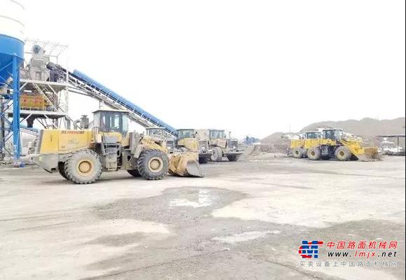 新疆个体用户“4年8台装载机”，山推服务体现时时处处
