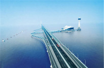 山推建友助建國內首座跨海高速鐵路橋