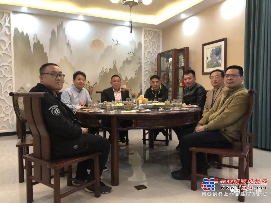 朗士达公司危总与联绿智能研究院王总共临百滤得公司参观洽谈