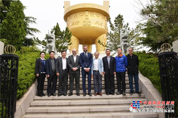 荷兰HGG型材切割设备有限公司全球销售总监一行来宾考察方圆集团
