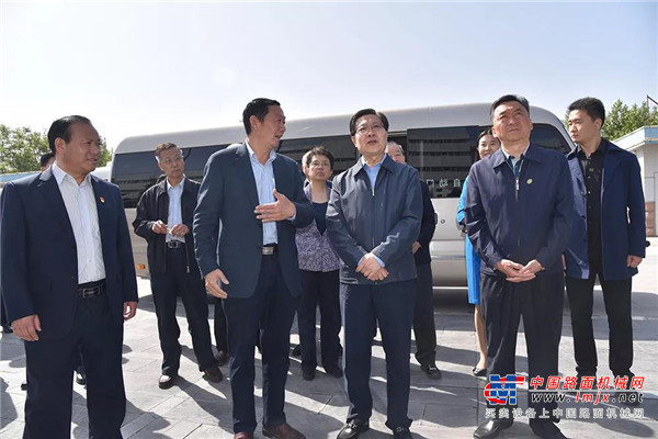 全国人大常委会副委员长王东明莅临森源鸿马检查中小企业促进法实施情况