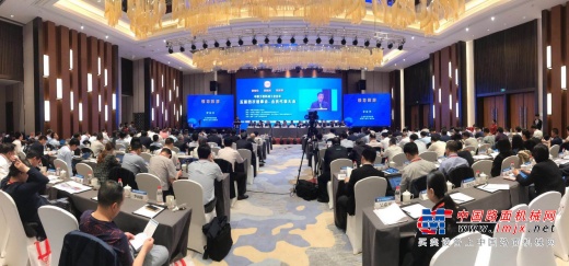 张民参加2019年中国工程机械发展高层论坛：坚定看好中国市场，依托集团优势做足山推发展