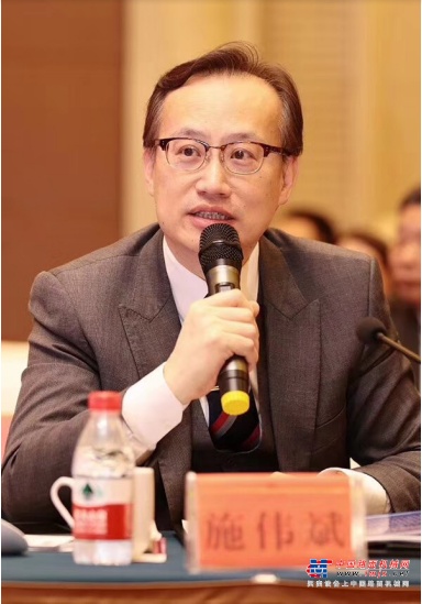 英达：施伟斌董事长受邀与镇江市长“面对面”交流
