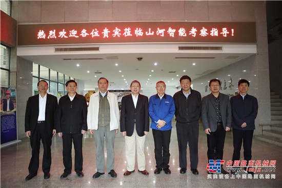 全国政协常委杨雄一行调研山河智能 