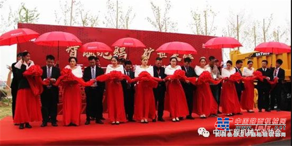 三一重装自主研发新一代S级宽体车在沈阳首发