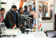 印度高等教育机构引进 80 个 igus 低成本机器人 德国-印度知识转移：易于操作的机械臂用于执行简单的自动化任务