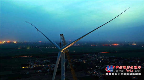 再创世界纪录！徐工XCA1600成功完成全球最高140米陆上风电安装 