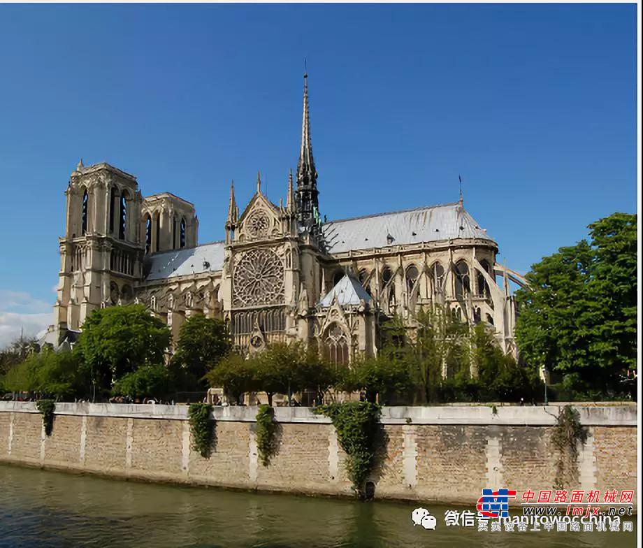 重建巴黎圣母院，马尼托瓦克郑重承诺