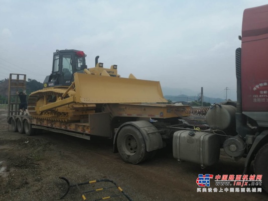 广西贺州客户：就是喜欢山推SD16TL推土机