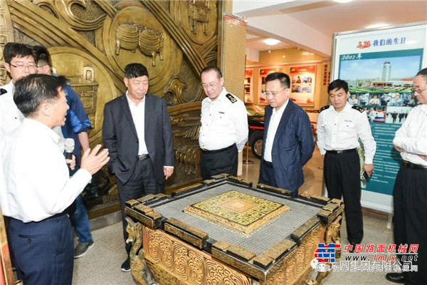 青岛海关关长韩森一行调研方圆集团