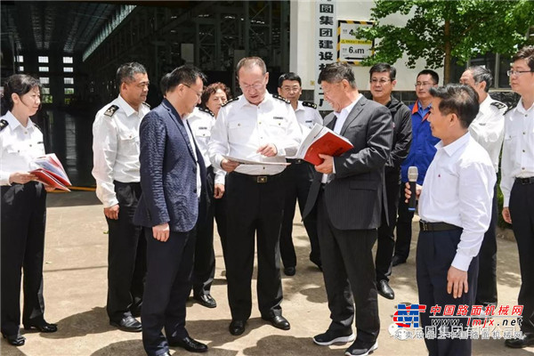 青岛海关关长韩森一行调研方圆集团