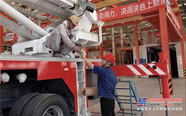徐工：情系一线，关爱送清凉