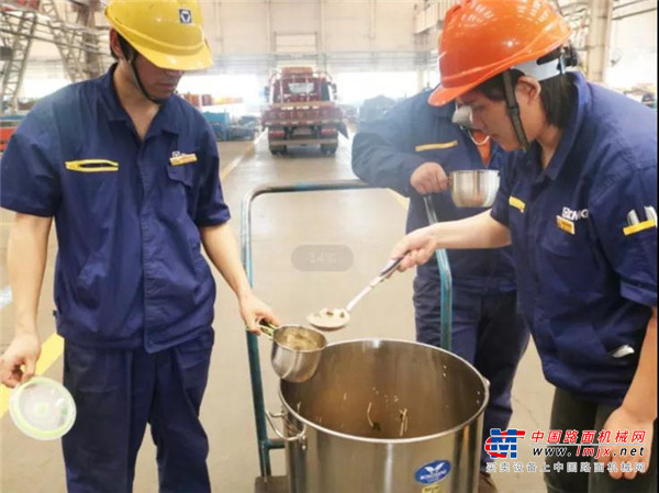 徐工：情系一线，关爱送清凉