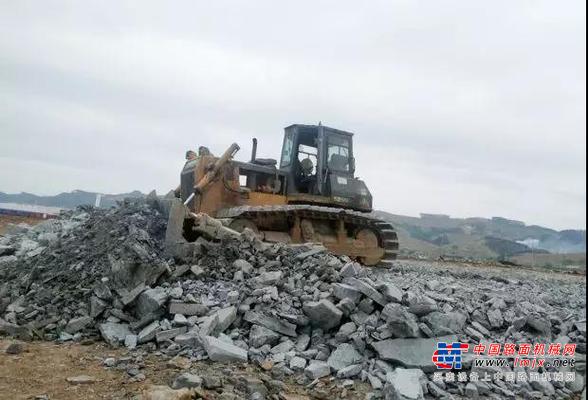 山推设备的“心声”：我把青春献给你！