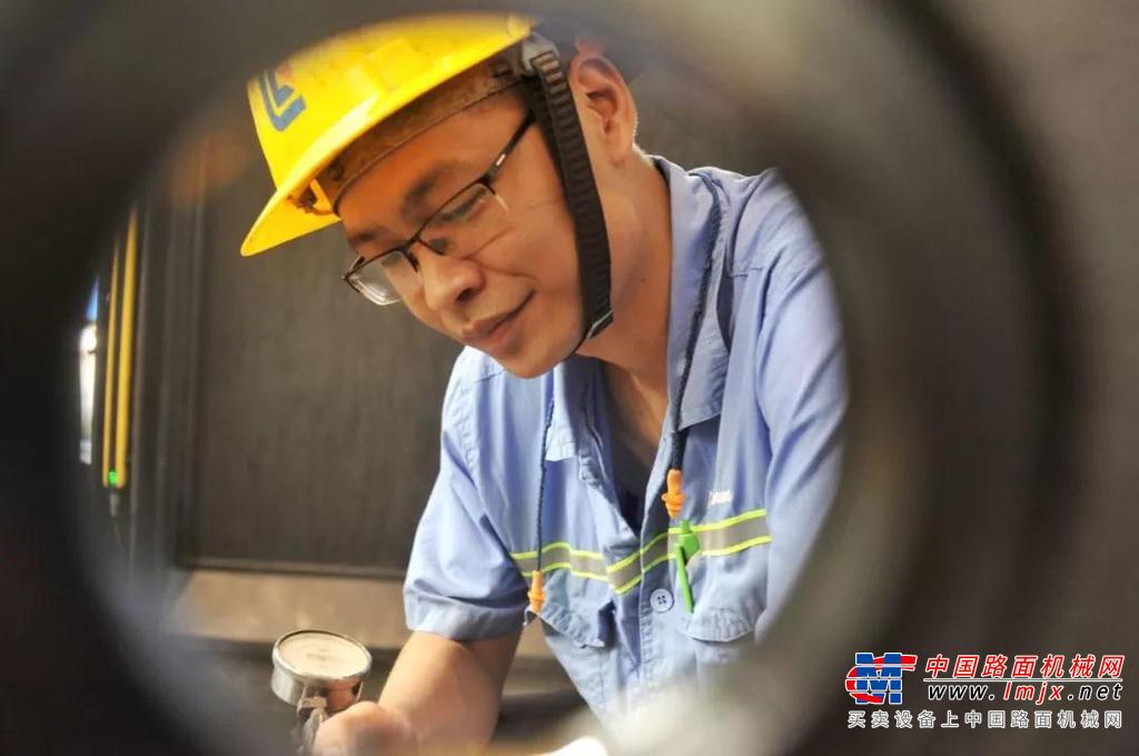 柳工：礼赞新时代·封面人物 | 彭伟：技术状元是如何“炼”成的