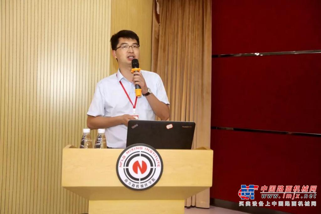 两岸混凝土技术交流访问团莅临南方路机考察交流