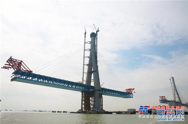 山推建友水上平台助力沪通长江大桥建设再立新功