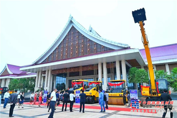 柳工助力老挝道路建设技术与发展研讨会圆满举行