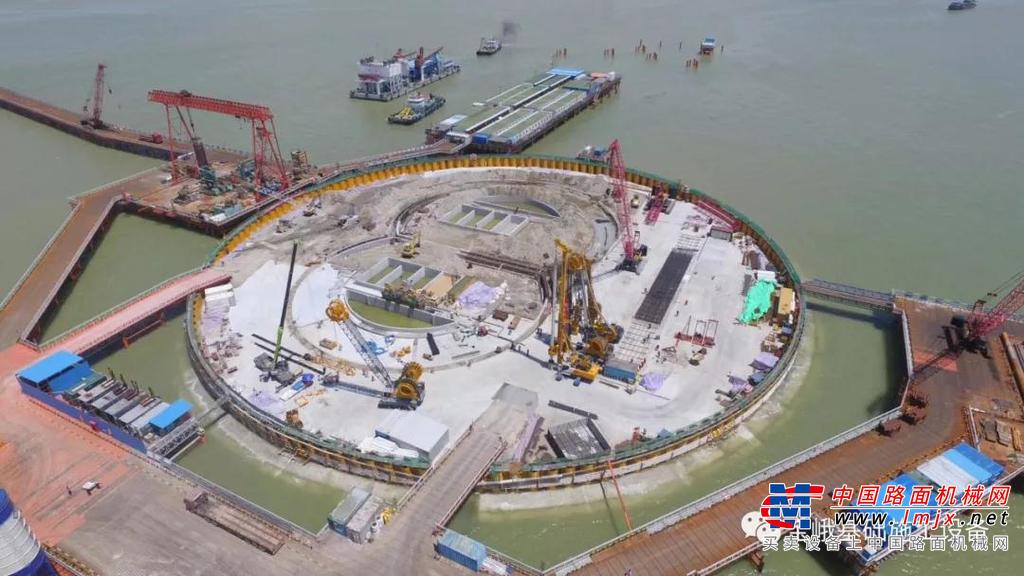 宝峨BC 40 / MC 96铣槽机交付中交二航局，正式投入深中通道锚碇连续墙施工