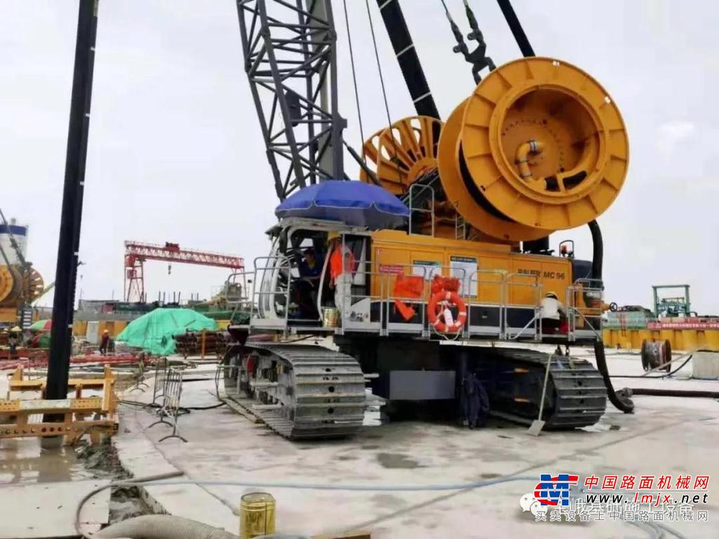宝峨BC 40 / MC 96铣槽机交付中交二航局，正式投入深中通道锚碇连续墙施工