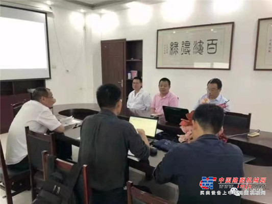 中国铁建高新装备设备研发部领导与百滤得进行商务洽谈