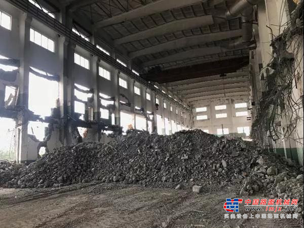 建筑垃圾资源化利器 南方路机移动破碎筛分设备应用于杭州