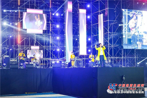 “听·海阳音乐节——河清岛之夜”举行 方圆集团组织全体职工观看了演出