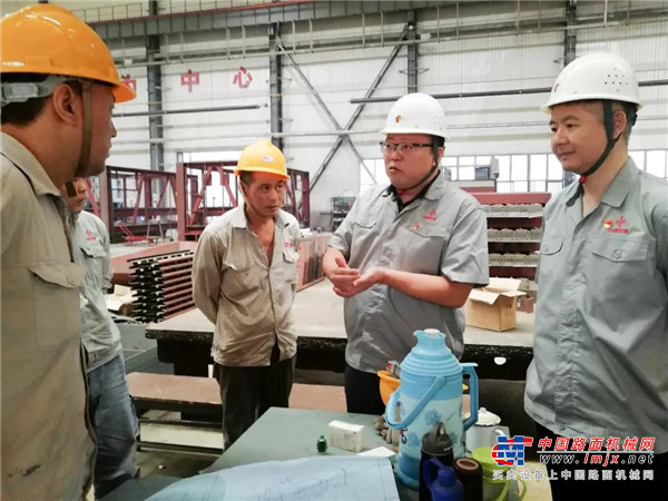 胡林到基层联系点进行“不忘初心、牢记使命”主题教育专题调研