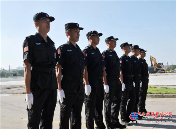 柳工举办“八一”建军节民兵军事技能大演练