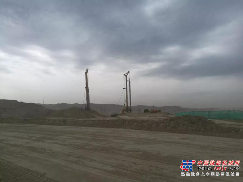徐工旋挖鑽機助力新疆鐵路建設