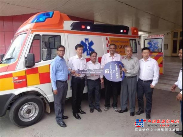  柳工印度公司向当地医院捐赠救护车，积极承担社会责任