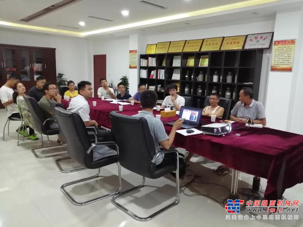 质在万里行 南方路机工业服务回访团队走进湖北