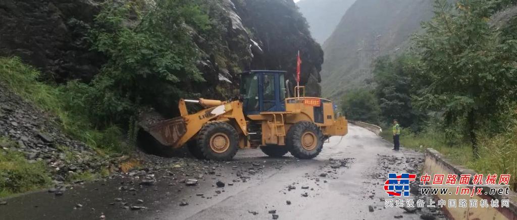 阿坝多地出现暴雨灾情，柳工设备全力应急抢险