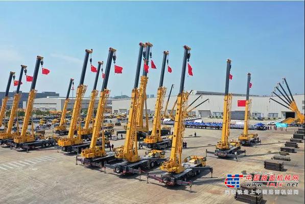又一批大国重器震撼亮相：徐工起重机新品上市，持续领跑全行业