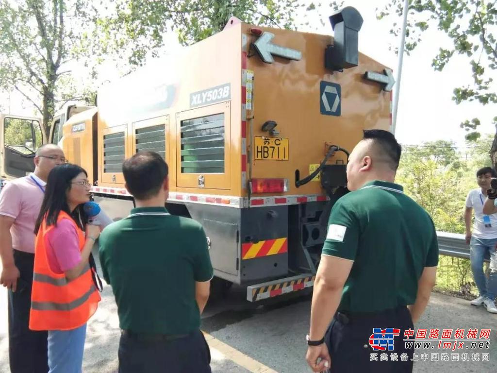 燃爆今夏的不止是哪吒，还有技能大赛指定品牌的徐工路面养护车！