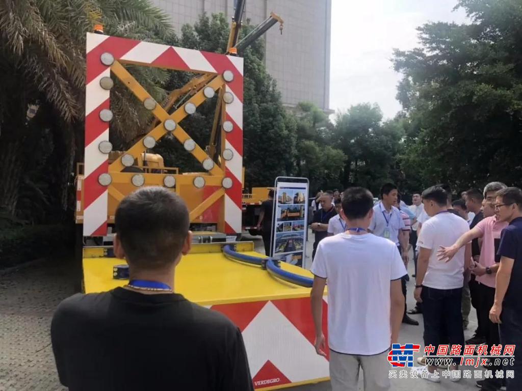 行业展会 | 徐工专用车成套化解决方案“照亮”智慧城市！