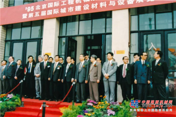 【BICES 2019】见证30年北京展，看徐工如何高端领跑？