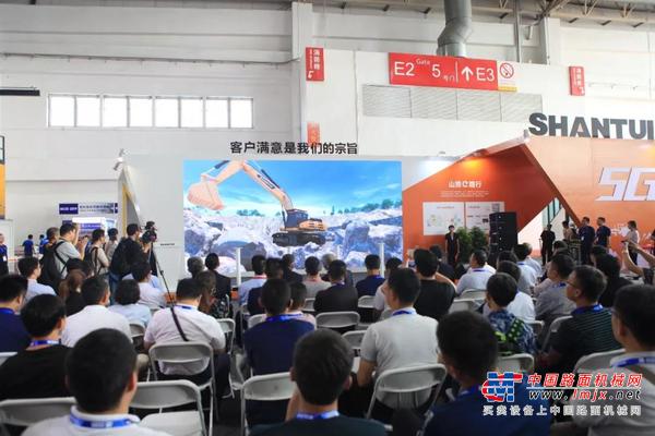 山推挖掘机惊艳绽放北京BICES2019展会