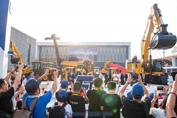“我的身体在柳州，灵魂在北京”这台装载机成精了吗？