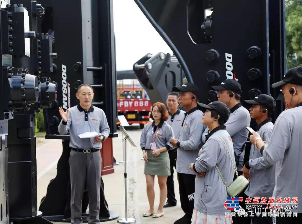 斗山破碎器新品发布！强悍两将专啃“硬骨头”