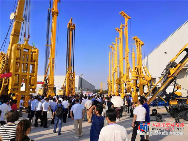 宝峨中国2019厂内展在天津举行，BG 15 H低净空旋挖钻机首次在国内展出